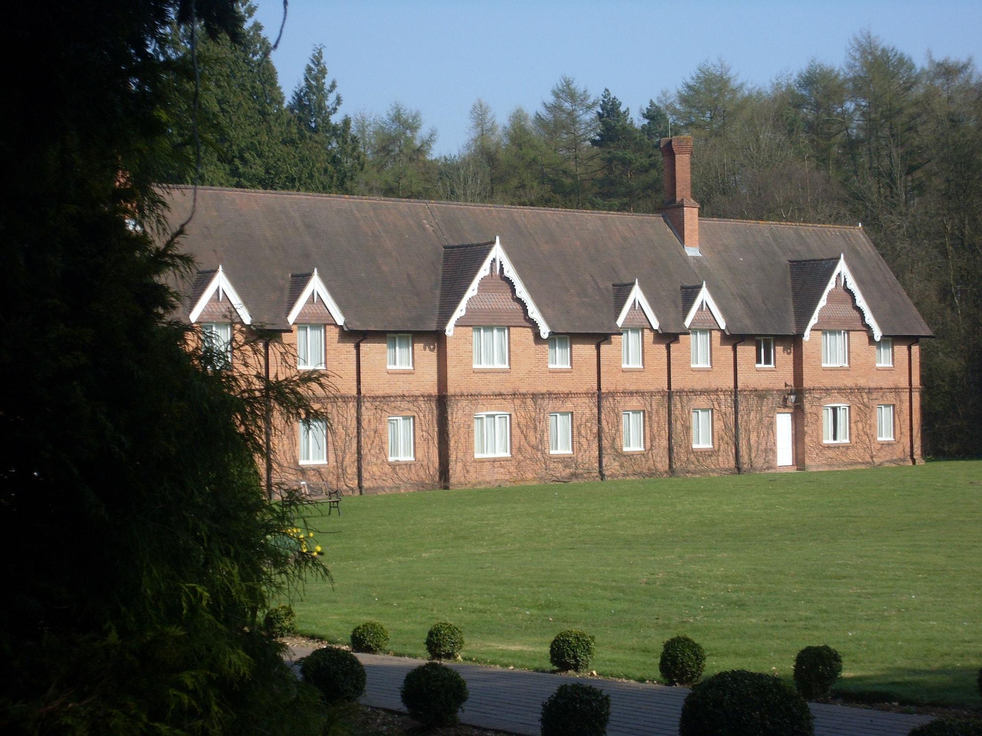 Audleys Wood Hotel, ベージングストーク エクステリア 写真