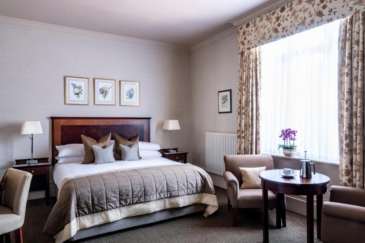 Audleys Wood Hotel, ベージングストーク エクステリア 写真