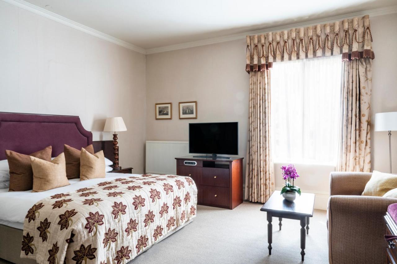 Audleys Wood Hotel, ベージングストーク エクステリア 写真