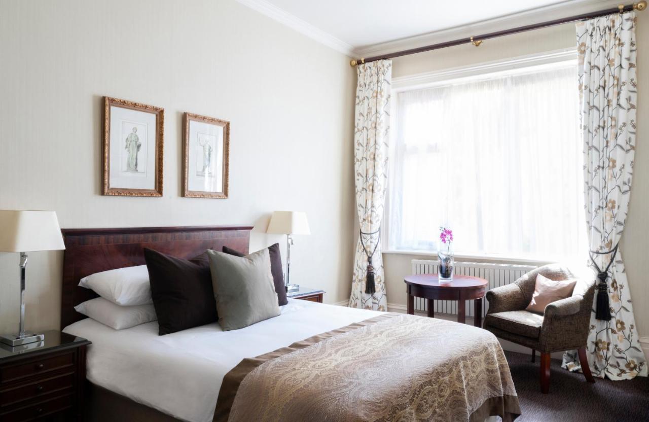 Audleys Wood Hotel, ベージングストーク エクステリア 写真