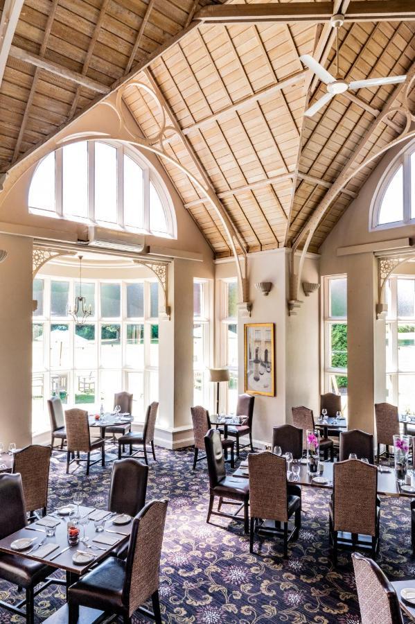 Audleys Wood Hotel, ベージングストーク エクステリア 写真