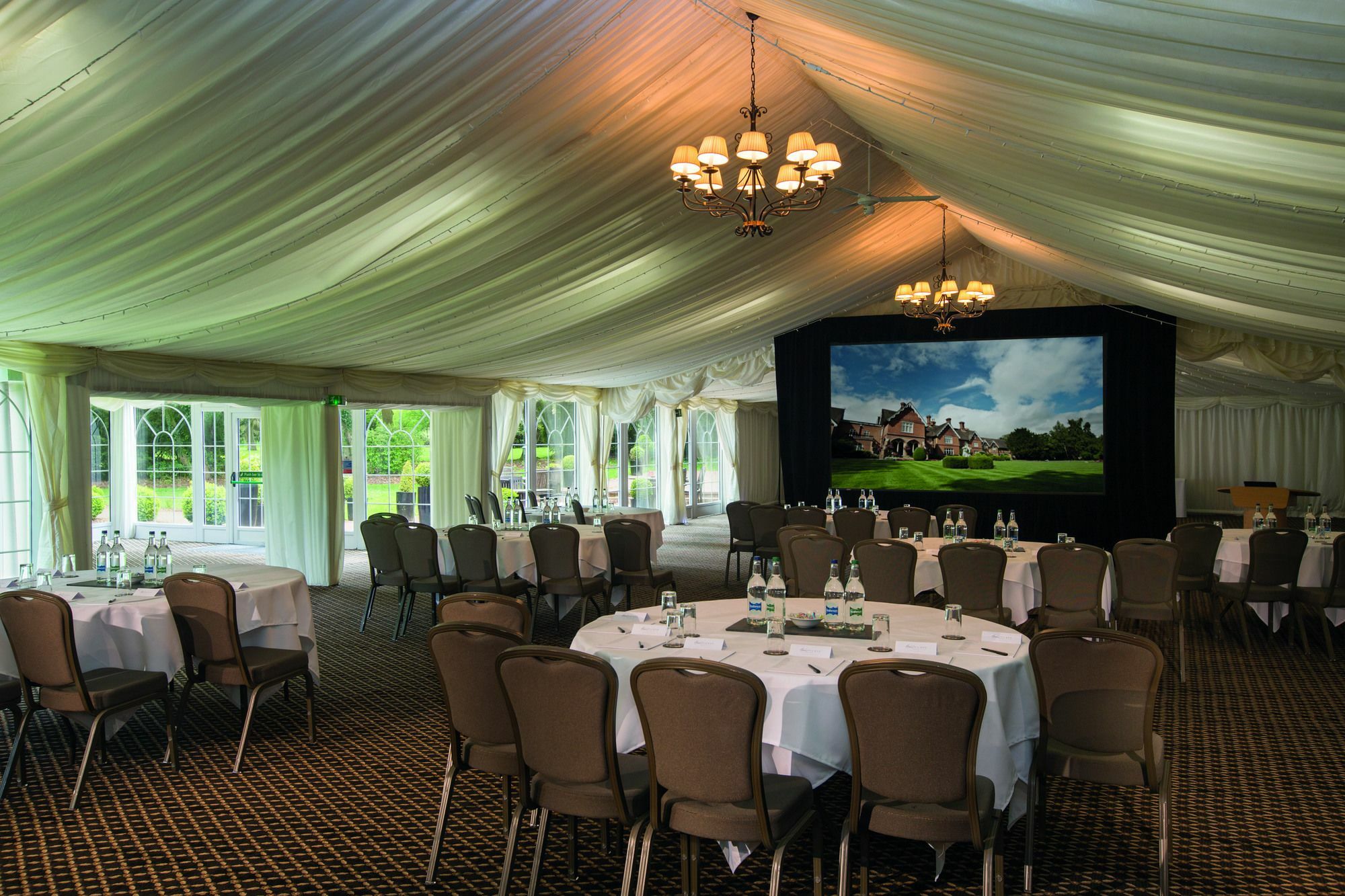 Audleys Wood Hotel, ベージングストーク エクステリア 写真