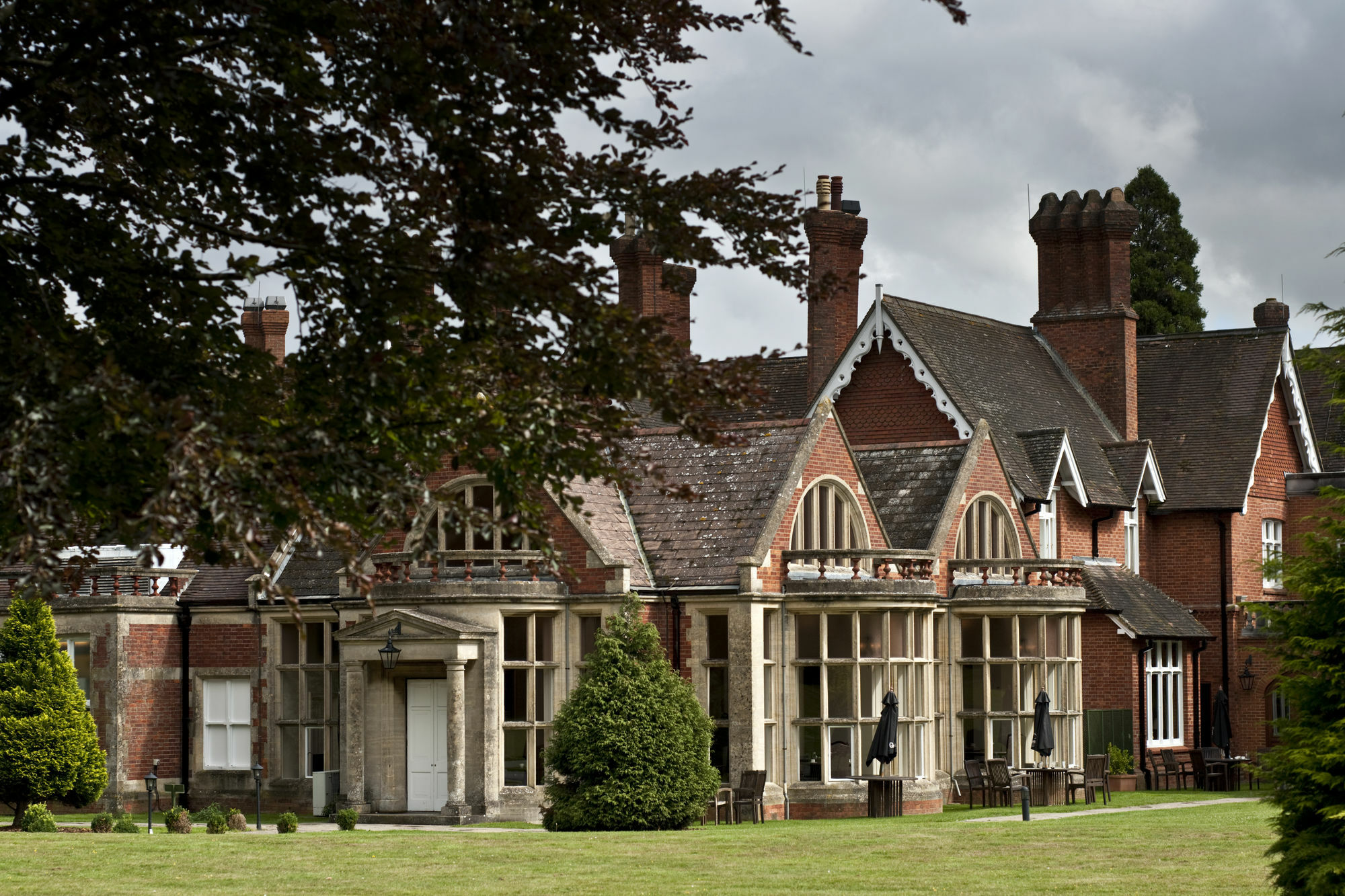 Audleys Wood Hotel, ベージングストーク エクステリア 写真