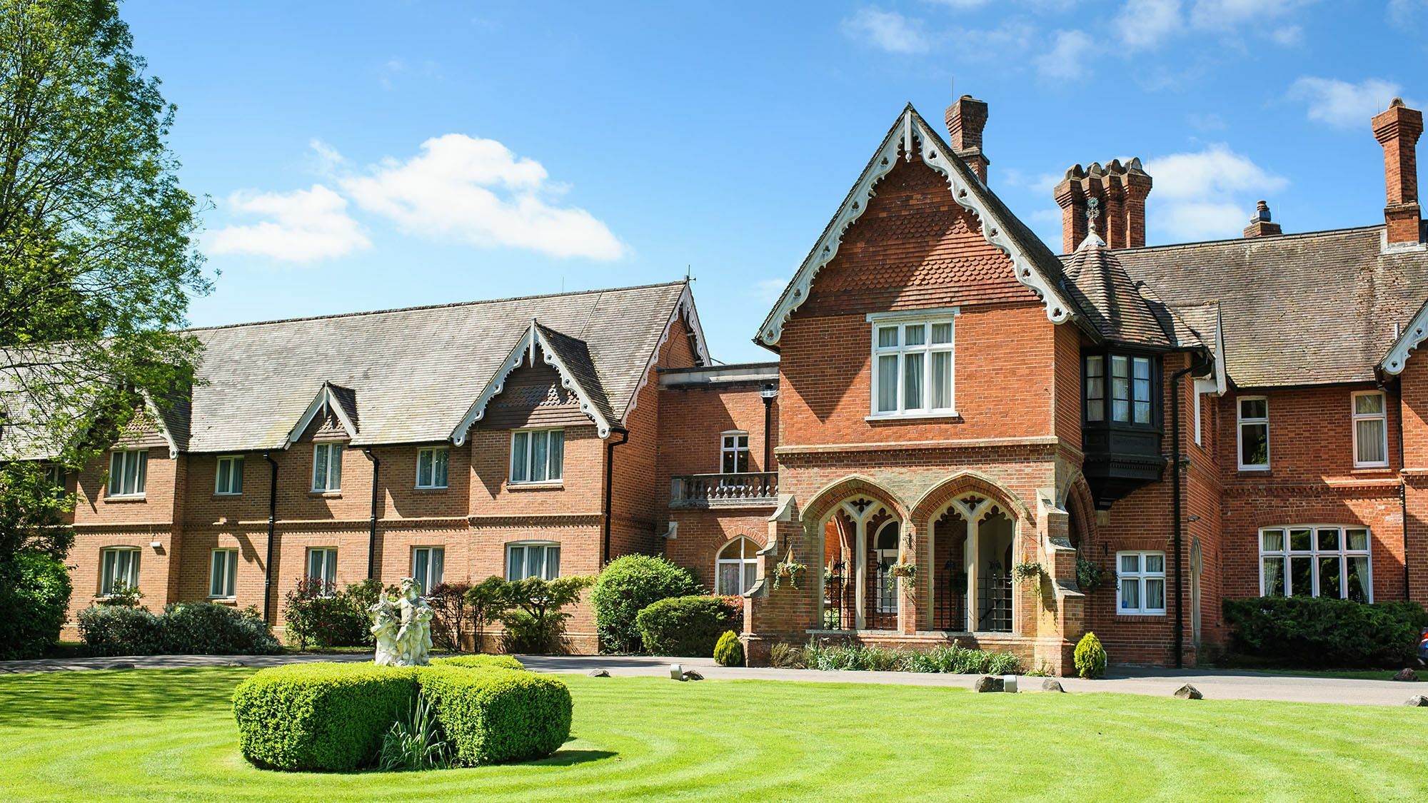 Audleys Wood Hotel, ベージングストーク エクステリア 写真