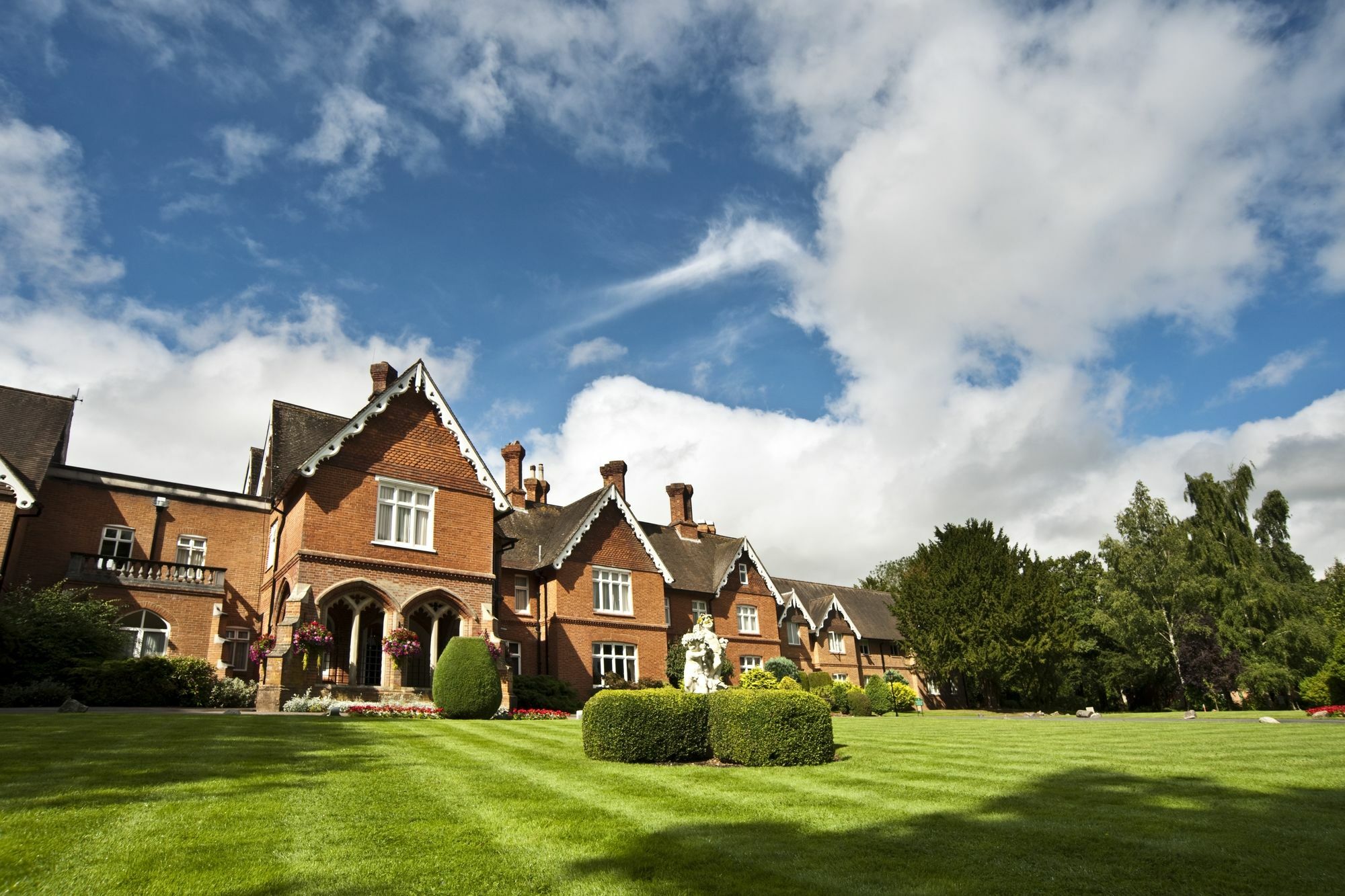 Audleys Wood Hotel, ベージングストーク エクステリア 写真